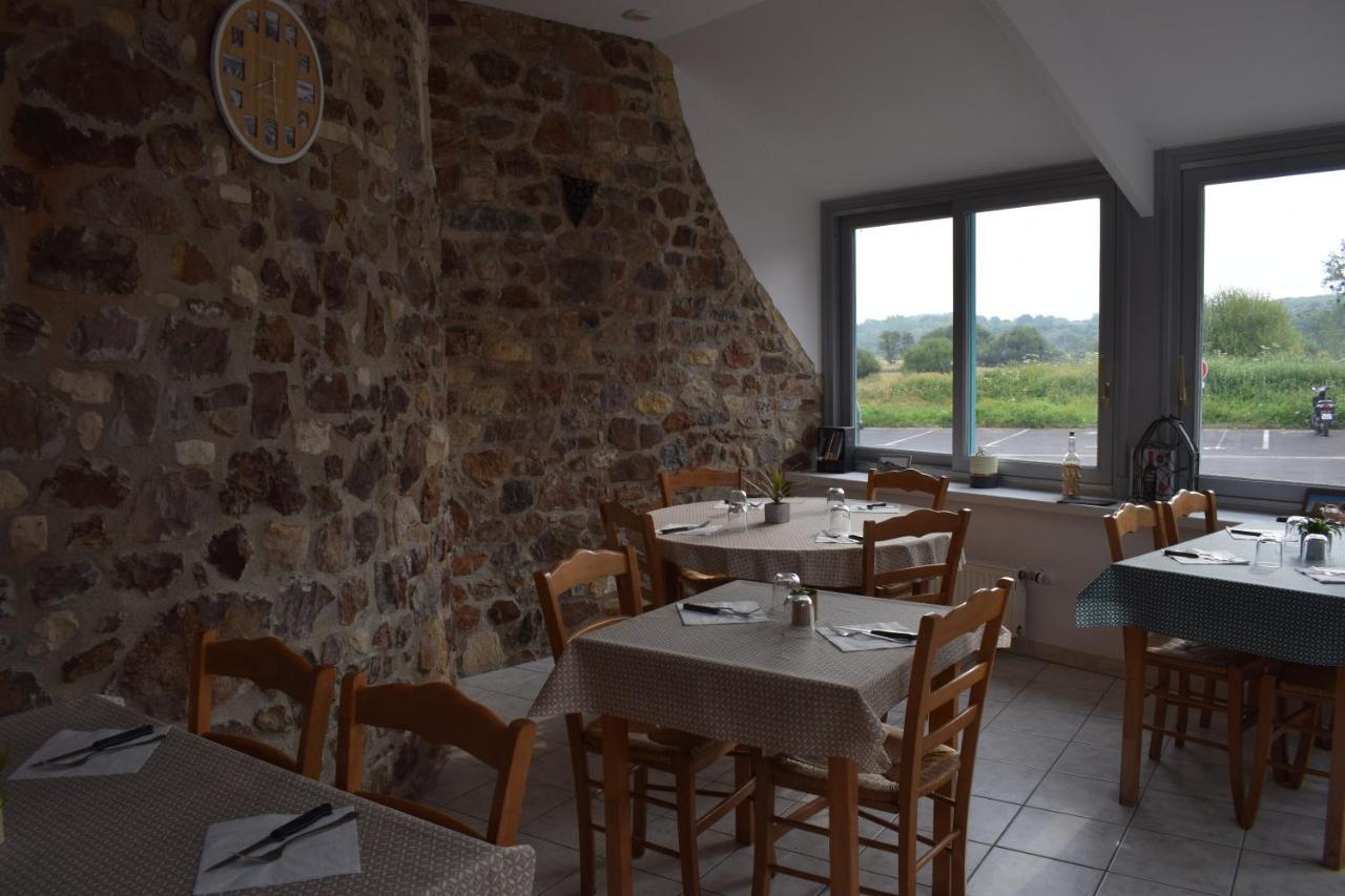 Auberge De La Vallee De La Douve L'Etang-Bertrand Eksteriør bilde